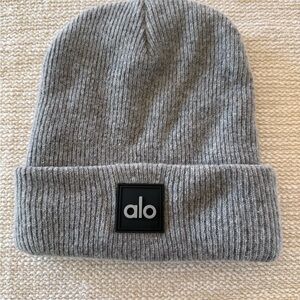 ALO Gray Ribbed Everyday Beanie